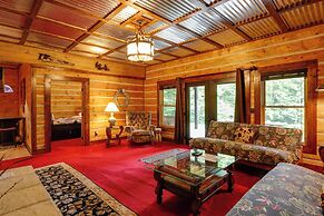 Spacious Blue Ridge Cabin w/ Private Hot Tub!