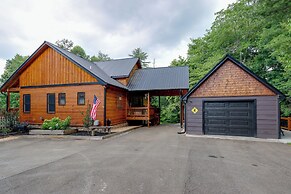 Spacious Blue Ridge Cabin w/ Private Hot Tub!