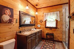 Spacious Blue Ridge Cabin w/ Private Hot Tub!