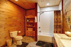 Spacious Blue Ridge Cabin w/ Private Hot Tub!
