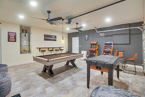 Game Room, Hot Tub & Gas Grill: Chic Indio Oasis!