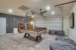 Game Room, Hot Tub & Gas Grill: Chic Indio Oasis!