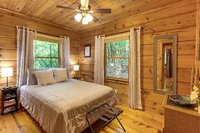 Charming Blue Ridge Cabin w/ Game Room & Hot Tub!