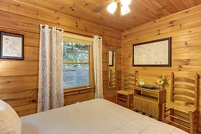 Charming Blue Ridge Cabin w/ Game Room & Hot Tub!