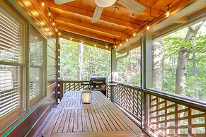 Charming Blue Ridge Cabin w/ Game Room & Hot Tub!
