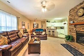 Condo on Kingwood Golf Course ~ 3 Mi to Main St!