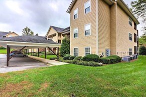 Condo on Kingwood Golf Course ~ 3 Mi to Main St!