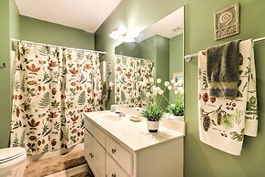 Condo on Kingwood Golf Course ~ 3 Mi to Main St!