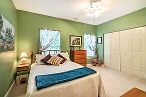 Condo on Kingwood Golf Course ~ 3 Mi to Main St!