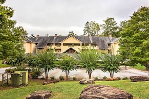 Condo on Kingwood Golf Course ~ 3 Mi to Main St!