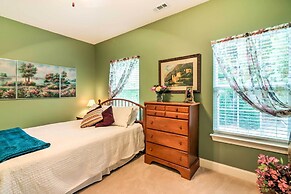 Condo on Kingwood Golf Course ~ 3 Mi to Main St!