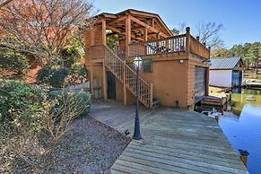 Lakefront Macon Getaway w/ Stunning Boathouse