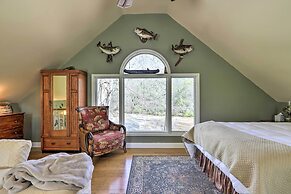 Cozy Creekside Cabin w/ Grill: Fish & Explore!