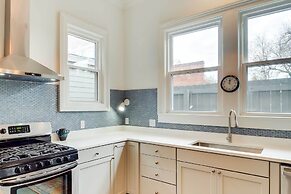 Comfy Central Natchez Hideaway: Walk to Dtwn!