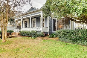 Comfy Central Natchez Hideaway: Walk to Dtwn!
