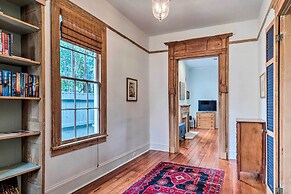 Comfy Central Natchez Hideaway: Walk to Dtwn!