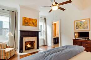 Comfy Central Natchez Hideaway: Walk to Dtwn!