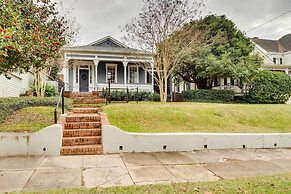 Comfy Central Natchez Hideaway: Walk to Dtwn!