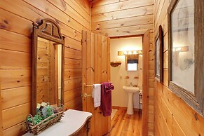 'creek Bend Escape' w/ Hot Tub + River Views!