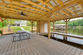 Spacious Lake Sinclair Vacation Rental w/ Dock!