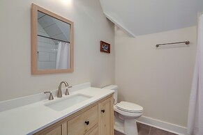 Spacious Lake Sinclair Vacation Rental w/ Dock!