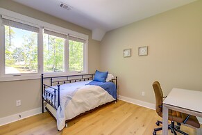 Spacious Lake Sinclair Vacation Rental w/ Dock!