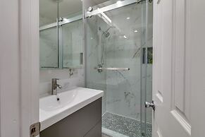 North Hills Home w/ Outdoor Entertaining Space