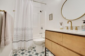 Lakefront Nola Home w/ Hot Tub & Views!