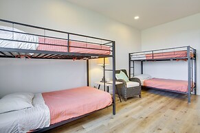 Lakefront Nola Home w/ Hot Tub & Views!