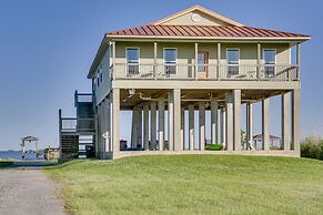 Lakefront Nola Home w/ Hot Tub & Views!