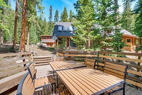 Riverside Colorado Chalet w/ Deck & Hot Tub