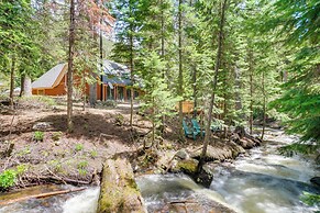 Riverside Colorado Cabin w/ Deck & Hot Tub