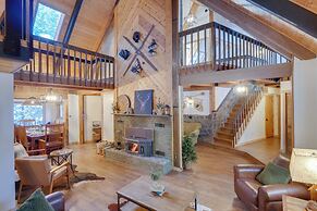 Riverside Colorado Cabin w/ Deck & Hot Tub