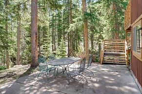 Riverside Colorado Cabin w/ Deck & Hot Tub