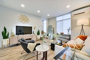 Luxury Seattle Home w/ Rooftop Deck + Fire Pit!