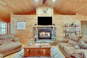 Hot Tub & Game Room: Blue Ridge Getaway