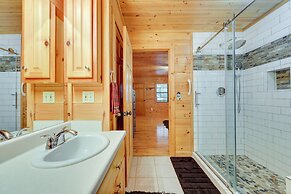 Hot Tub & Game Room: Blue Ridge Getaway