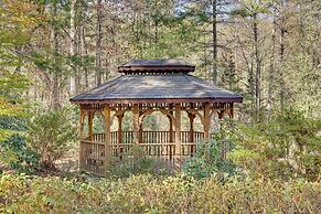 Hot Tub & Game Room: Blue Ridge Getaway
