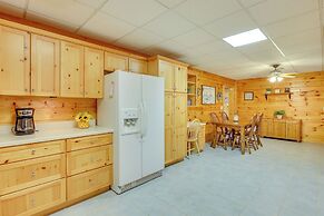 Hot Tub & Game Room: Blue Ridge Getaway