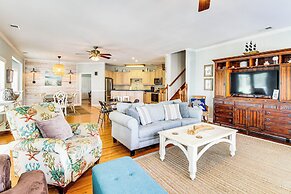 Spacious Tybee Island Retreat w/ Private Pool