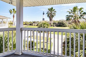 Spacious Tybee Island Retreat w/ Private Pool