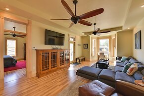 0547: Downtown Salida Home, 1 Block to Main Street