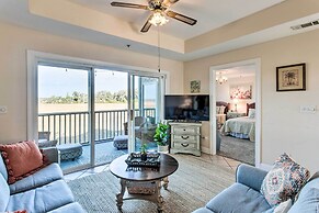 Breezy Darien Condo w/ Tranquil Marsh Views!