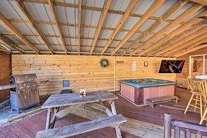 Riverfront Helen Cabin w/ Hot Tub & Deck!