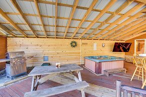 Riverfront Helen Cabin w/ Hot Tub & Deck!
