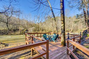 Riverfront Helen Cabin w/ Hot Tub & Deck!