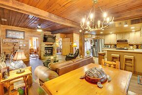 Riverfront Helen Cabin w/ Hot Tub & Deck!