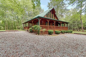 Blue Ridge Cabin Rental w/ Hot Tub & Creek Access!