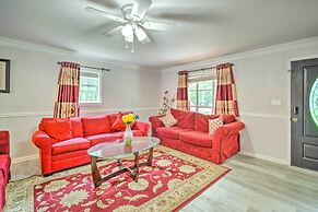 Picturesque Kennesaw Home w/ Private Backyard