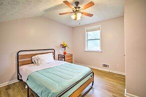 Picturesque Kennesaw Home w/ Private Backyard